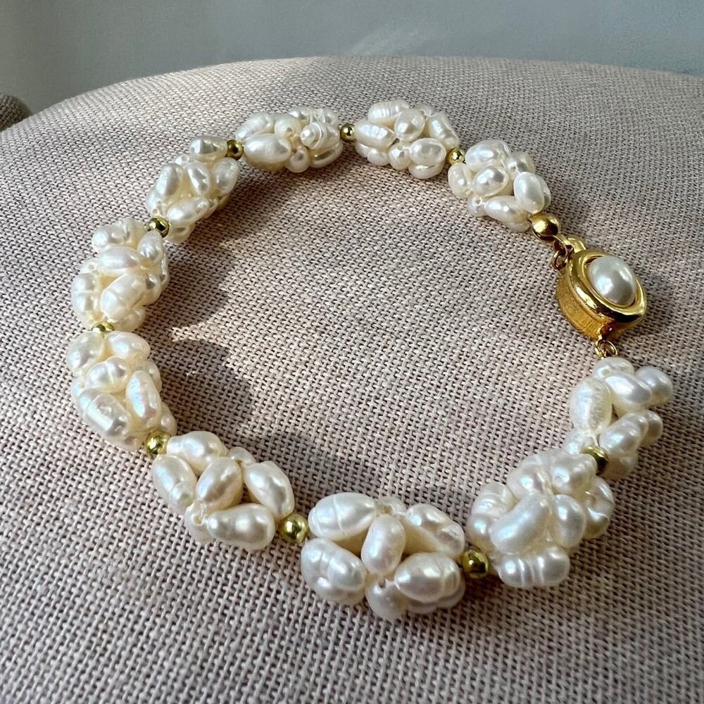 Vintage 50s Style MCM Gold Tone Cluster Fashion Pearl Costume Bracelet